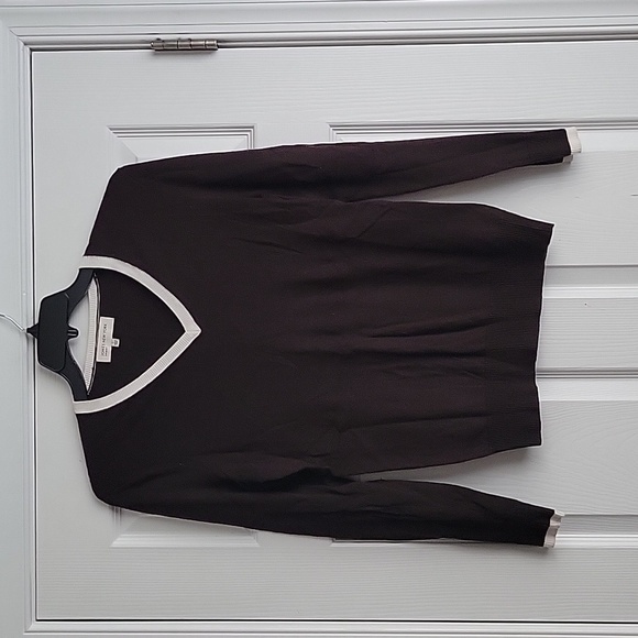 Jones New York Sweaters - Jones New York Sport V Neck Lightweight Sweater